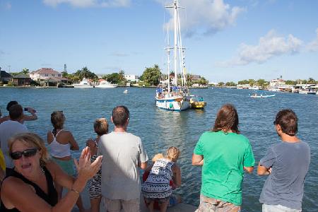 Sea Symphony arriving